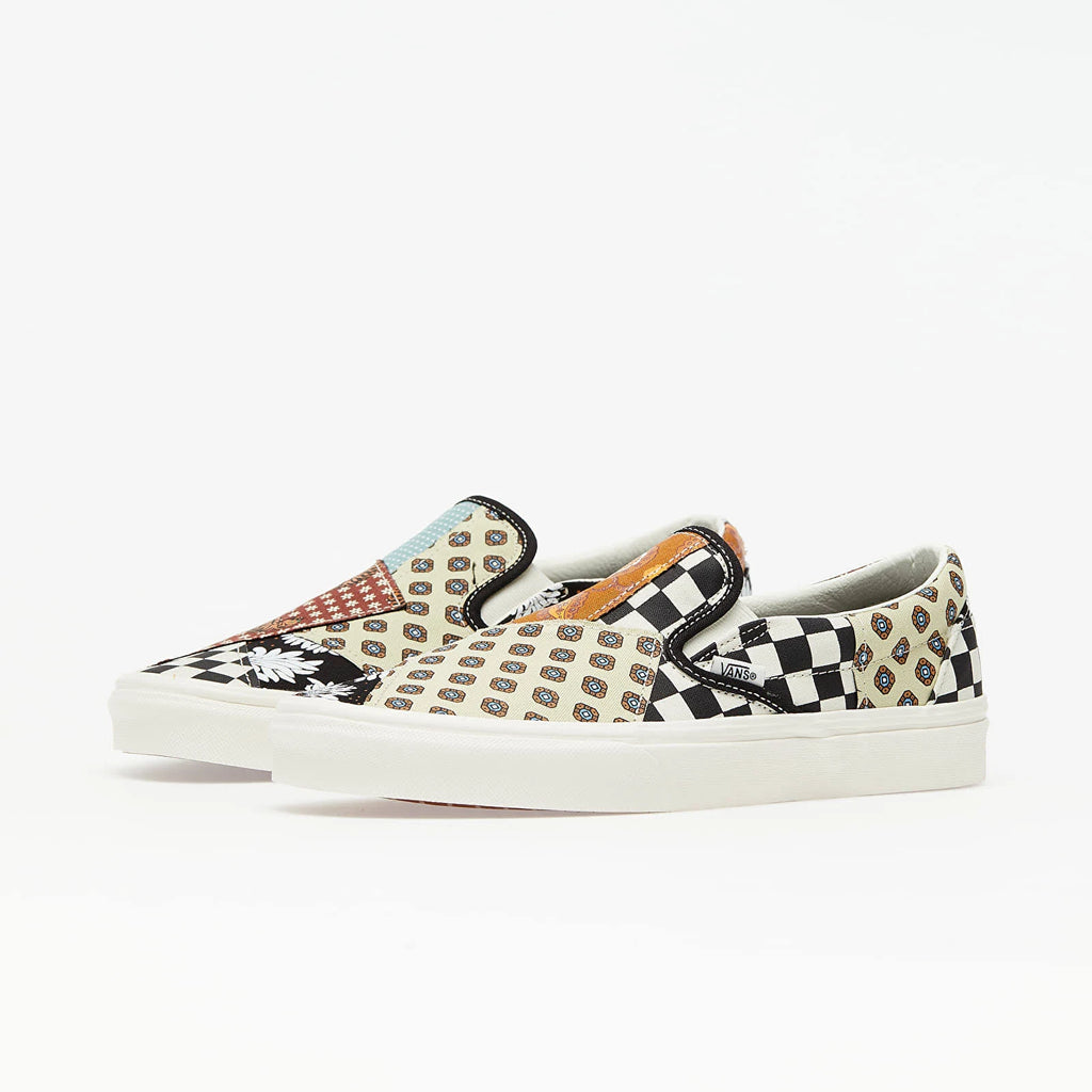 Black/True White Slip-On Shoes E650