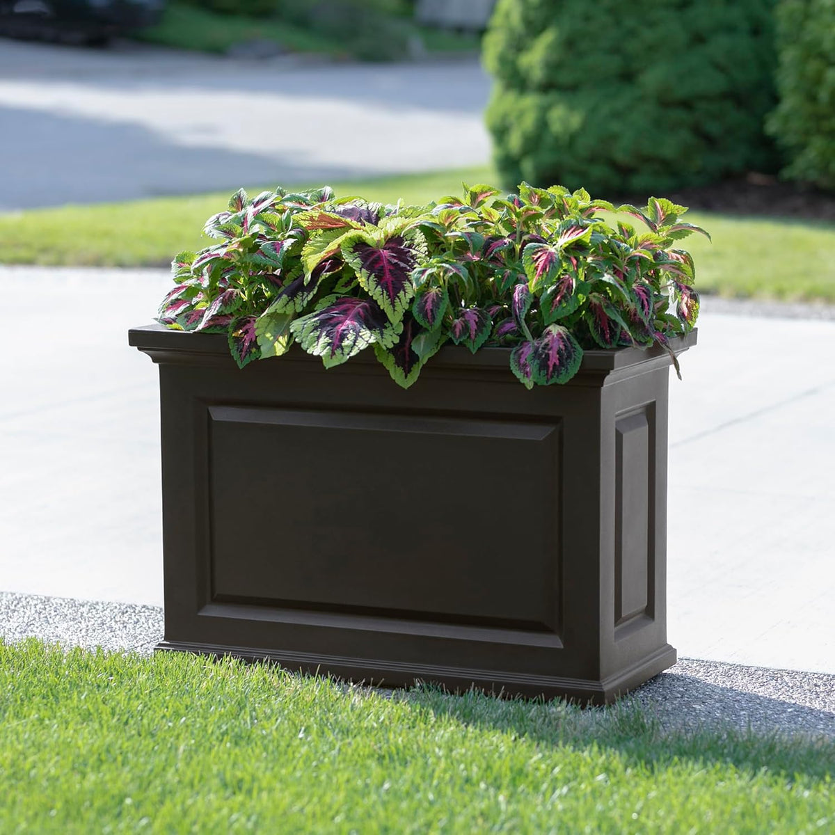 Black 36in L x 16in W x 24in H Planter with Built-in Water Reservoir P124