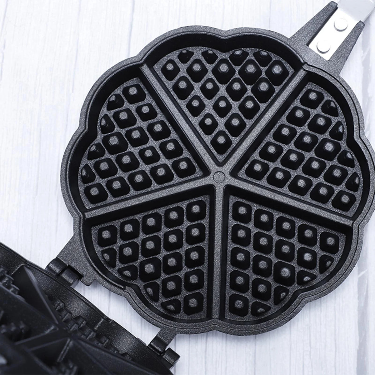 6 inch Waffle Maker Cookware V56177