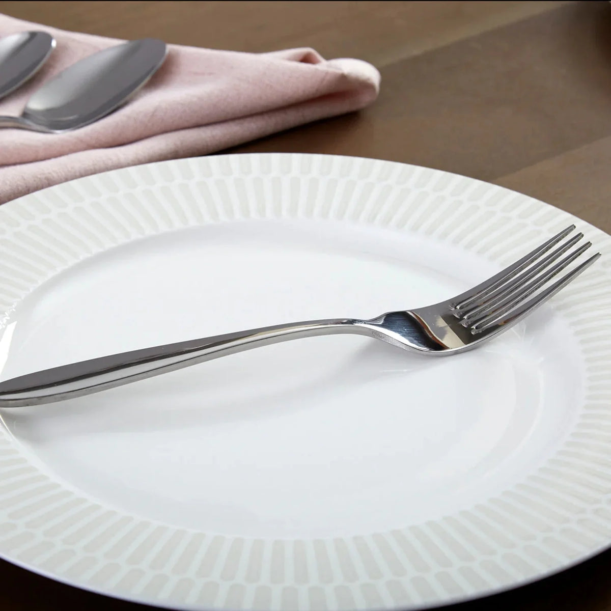20 Piece Flatware Set, Service for 4 F593