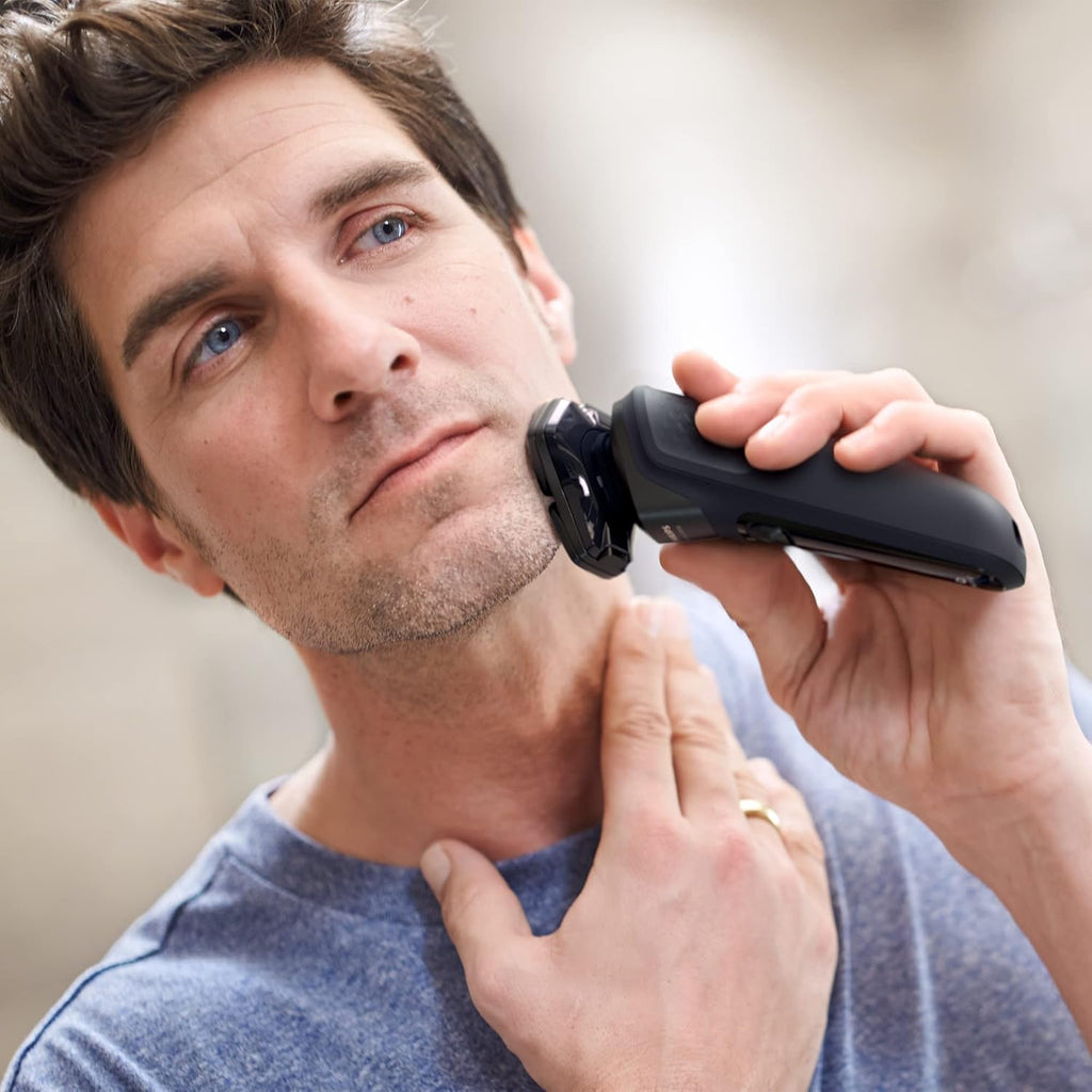 Wet and Dry Electric Shaver with Pop-Up Trimmer O2725