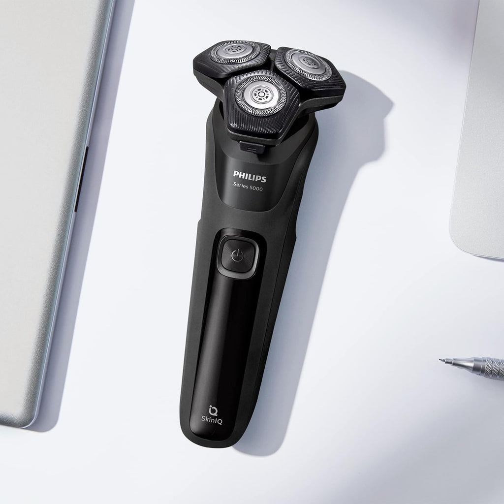 Wet and Dry Electric Shaver with Pop-Up Trimmer O2725