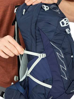 Cosmic Red Talon 11 Backpack U737562