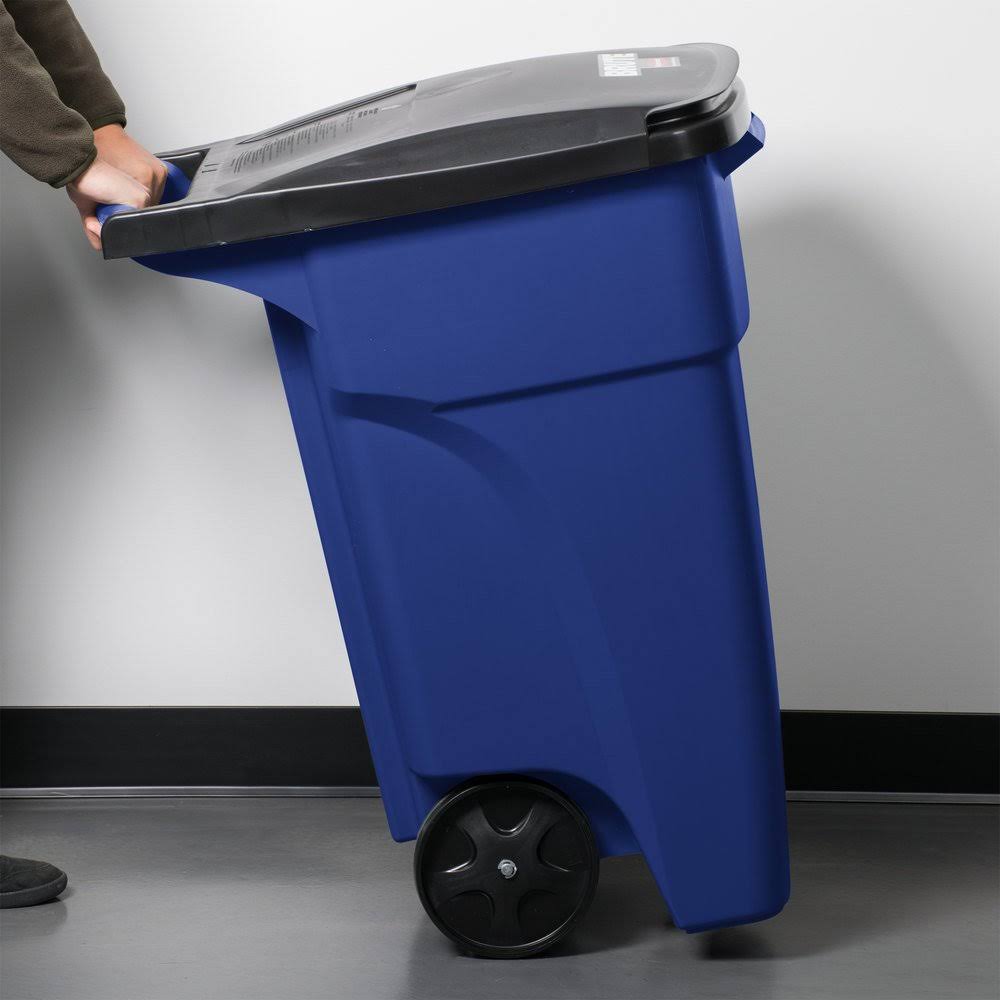 32 Gallon Gray Rollout Trash Container with Lid G93072