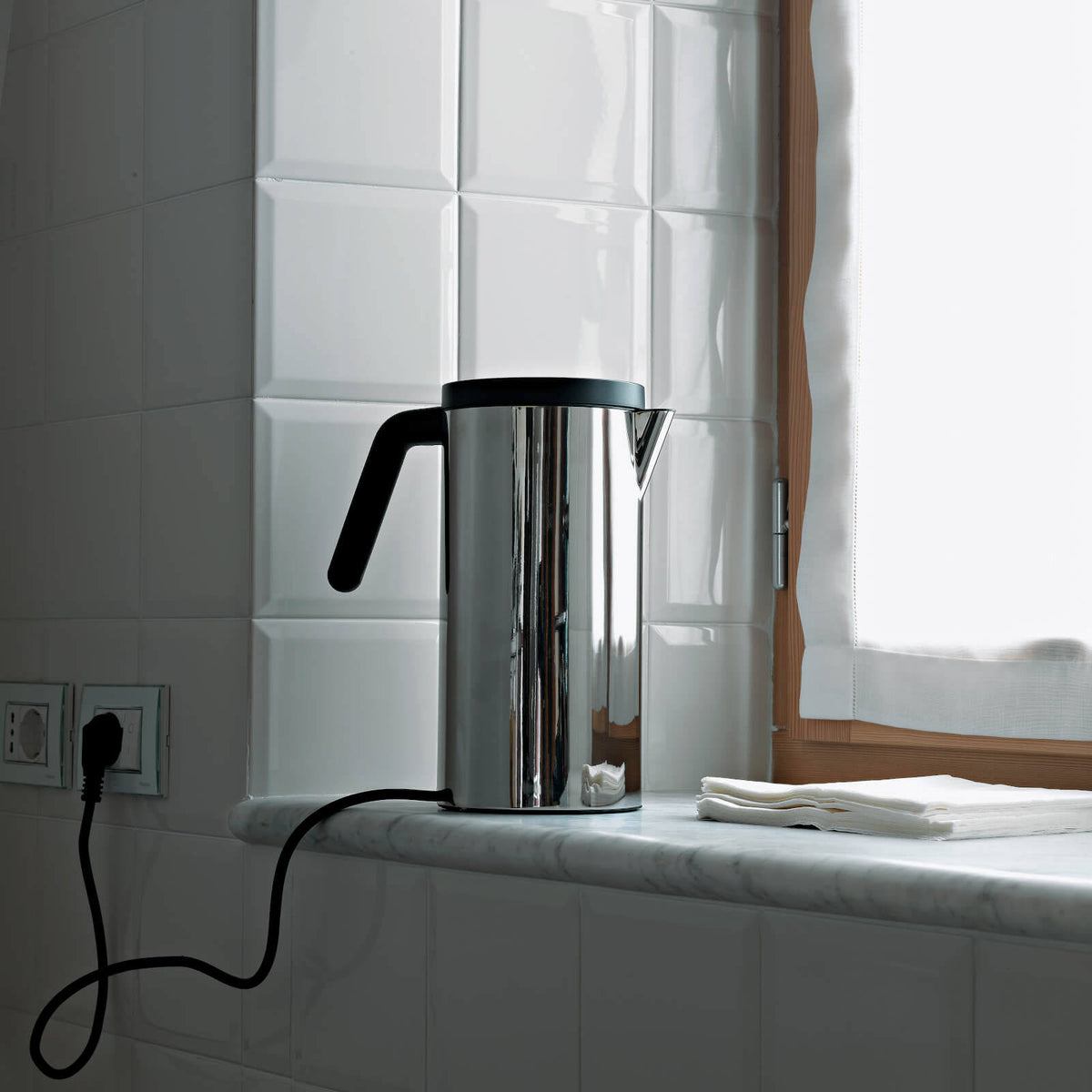 White 1.4L Electric Kettle S67593