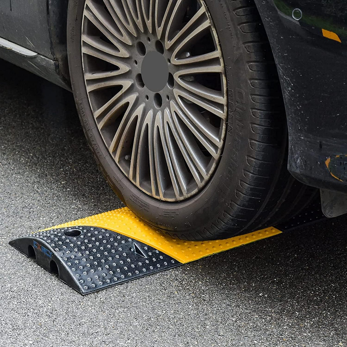 Rubber Speed Bumps 1 Pack 2-Channel Modular Heavy Duty Cable Protector Ramp with 3 Bolts ( 39.4 x 12 W x 2.4 H) G79934