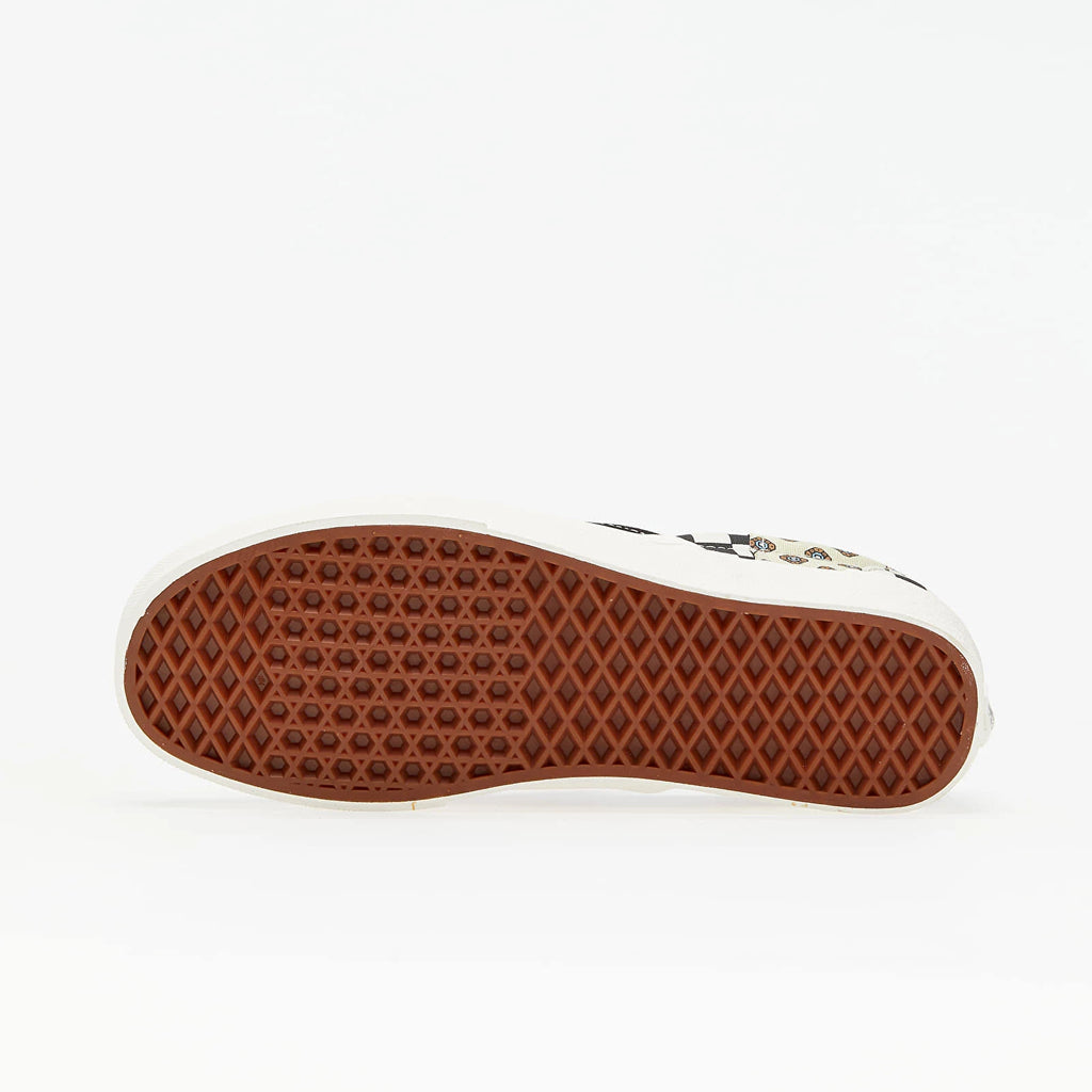 Black/True White Slip-On Shoes E650