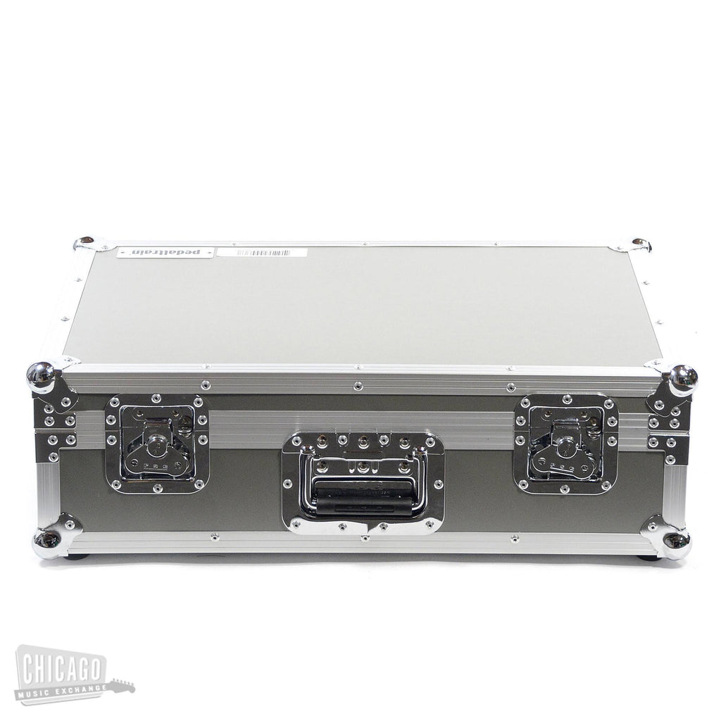 Novo 24 Pedalboard with Tour Case X131